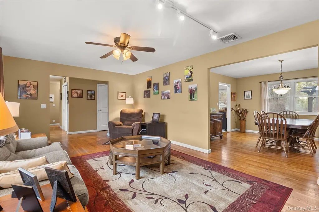 1390 Thompson Drive Bay Shore NY 11706