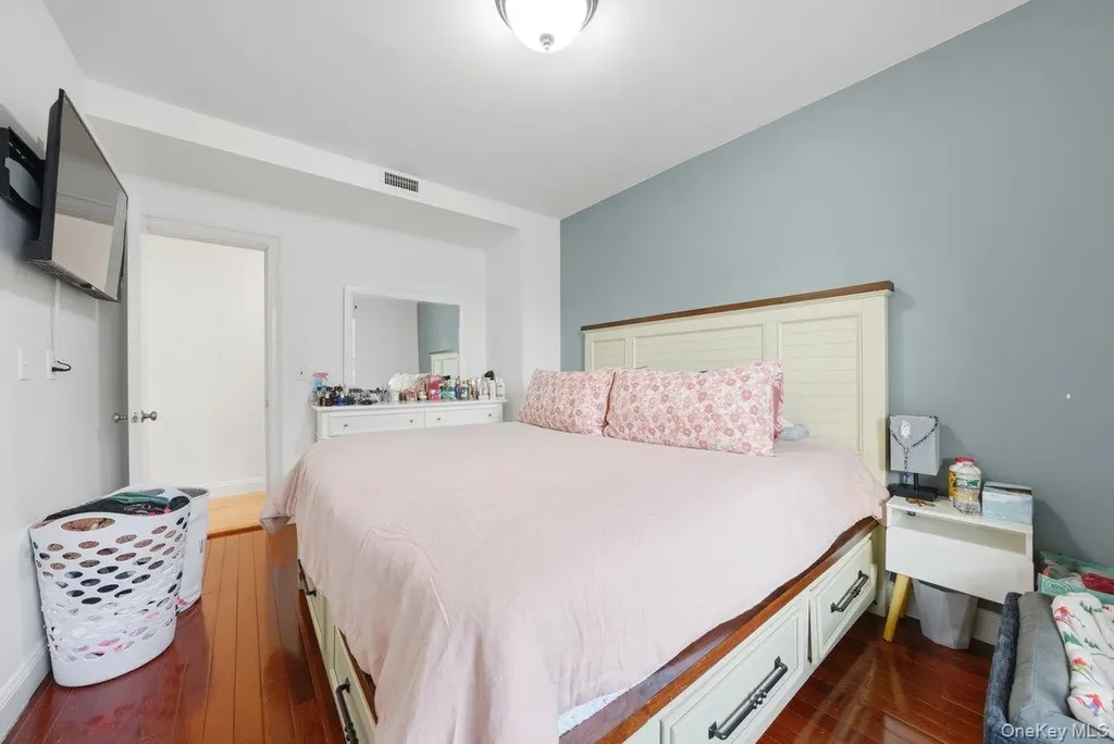 164 Aka 166 Crescent Place Yonkers NY 10704