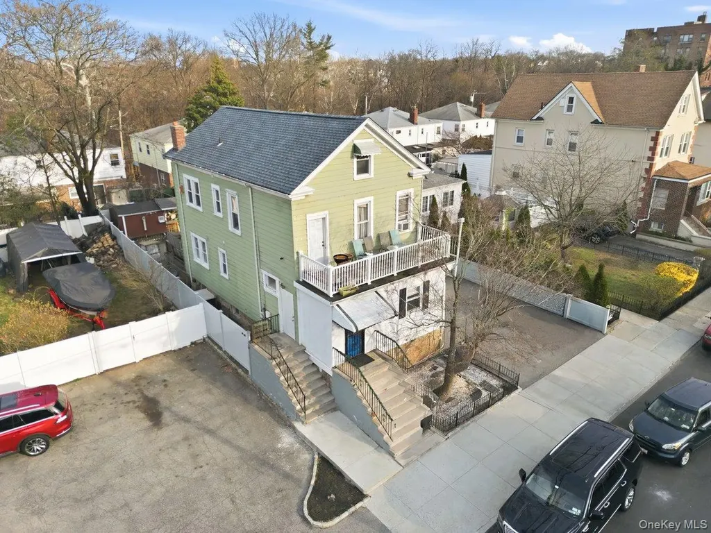 164 Aka 166 Crescent Place Yonkers NY 10704