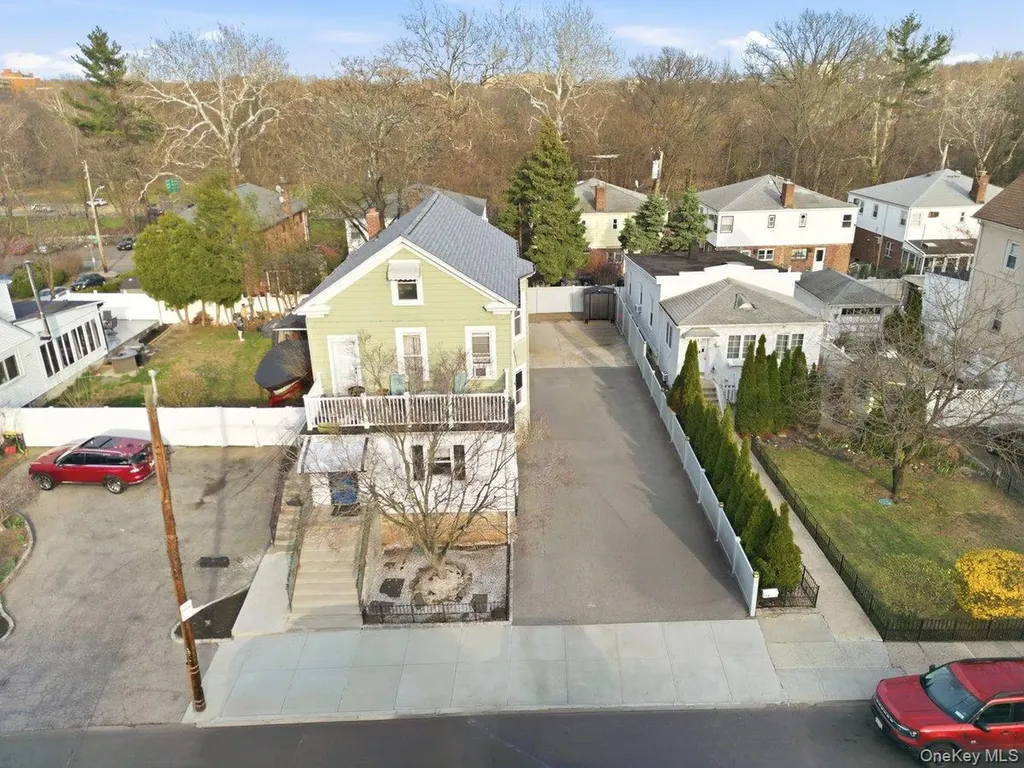 164 Aka 166 Crescent Place Yonkers NY 10704