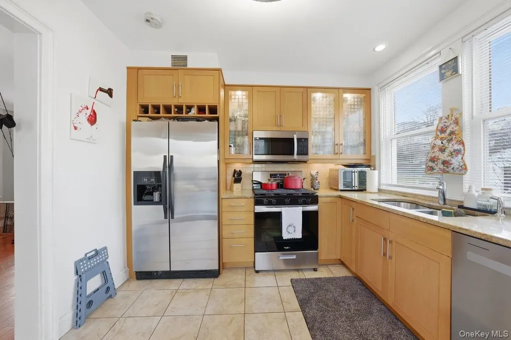 164 Aka 166 Crescent Place Yonkers NY 10704