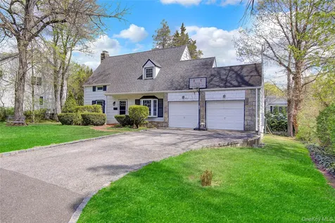12 Barberry Lane East Hills NY 11577