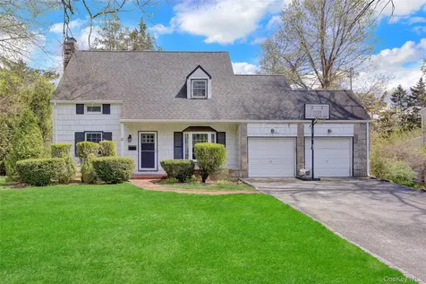 12 Barberry Lane East Hills NY 11577