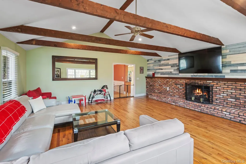 10 Old Route 25a Northport NY 11768