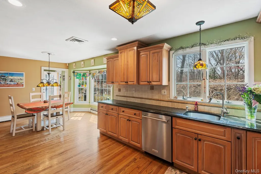 10 Old Route 25a Northport NY 11768