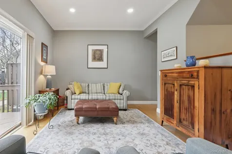 26 Village Green Bardonia NY 10954