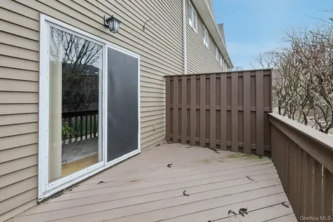 26 Village Green Bardonia NY 10954