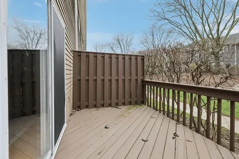 26 Village Green Bardonia NY 10954