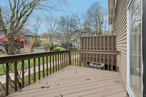 26 Village Green Bardonia NY 10954