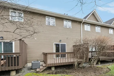 26 Village Green Bardonia NY 10954