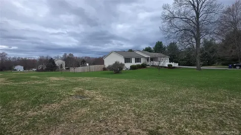5 Meadow Court Staatsburg NY 12580