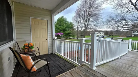 5 Meadow Court Staatsburg NY 12580