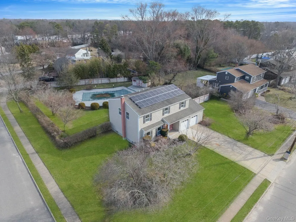 71 Loop Drive Sayville NY 11782