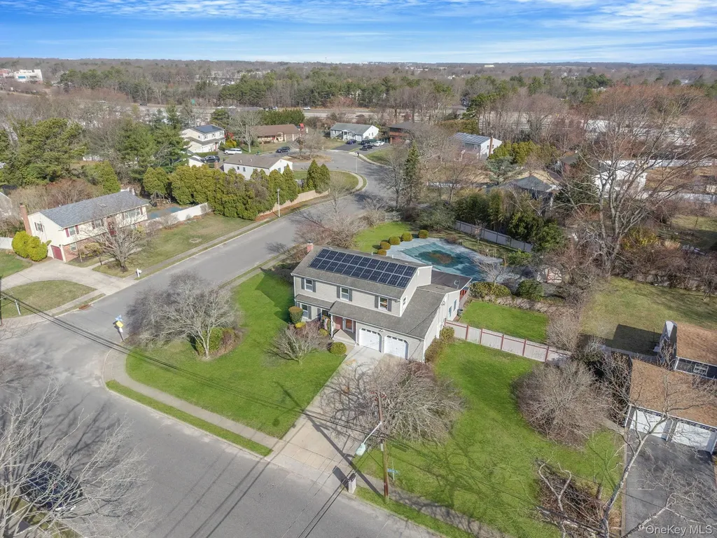 71 Loop Drive Sayville NY 11782
