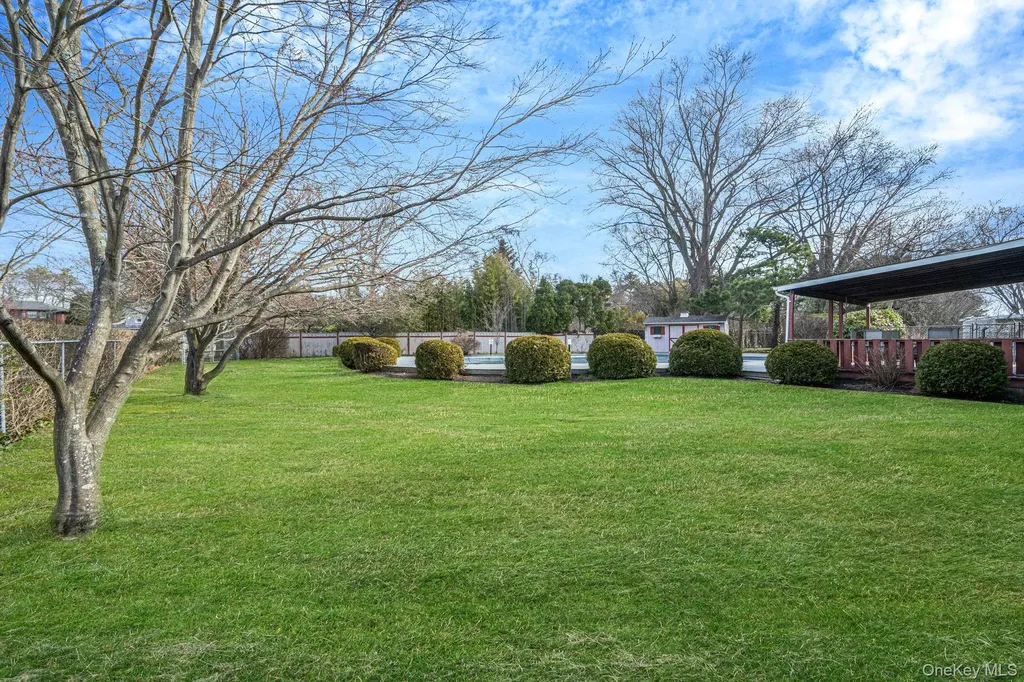 71 Loop Drive Sayville NY 11782