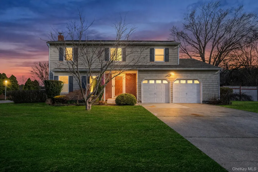 71 Loop Drive Sayville NY 11782