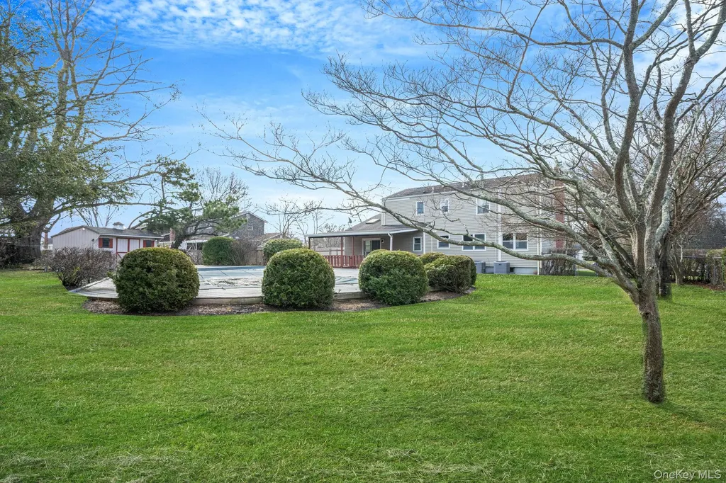 71 Loop Drive Sayville NY 11782