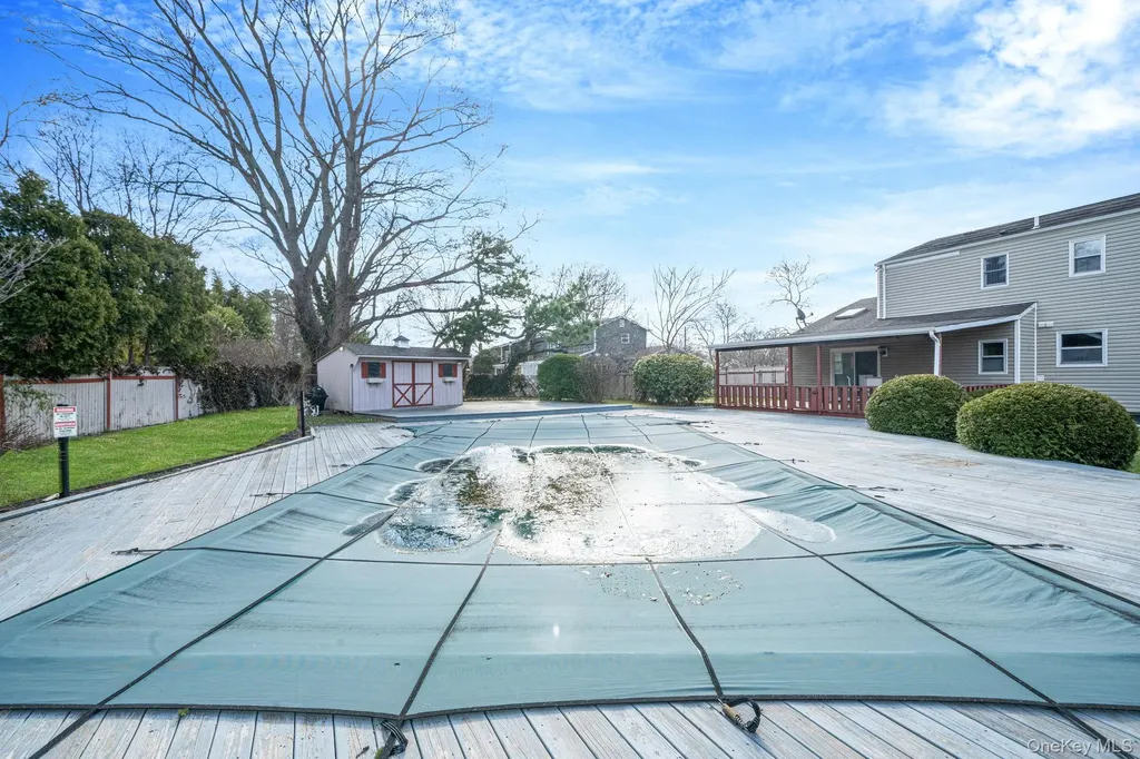 71 Loop Drive Sayville NY 11782