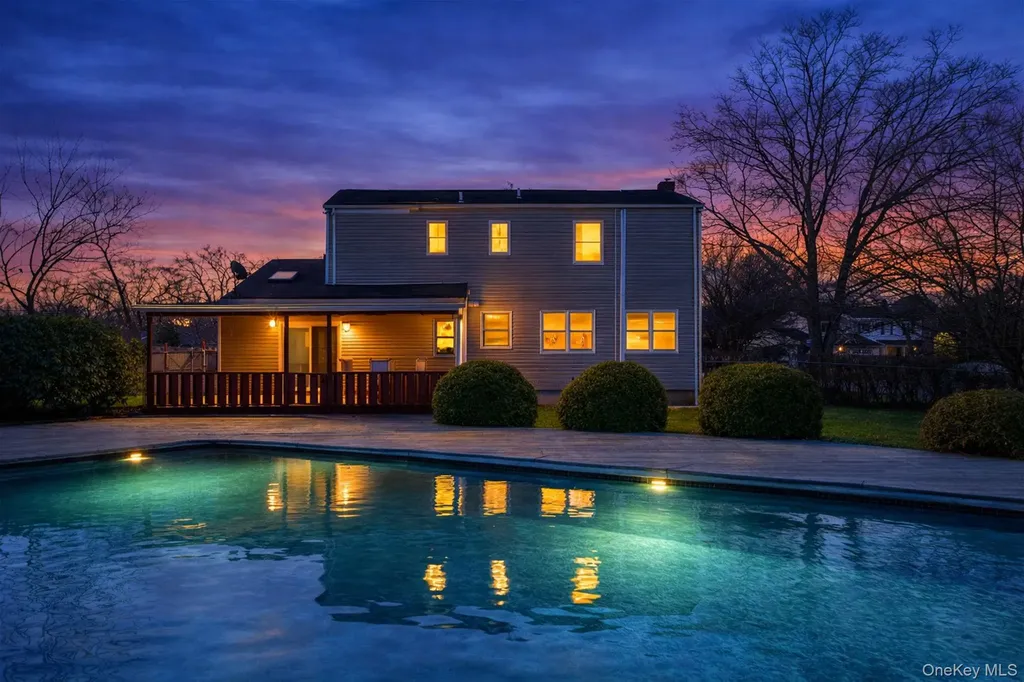 71 Loop Drive Sayville NY 11782