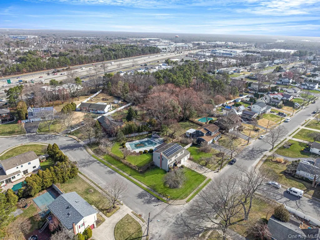 71 Loop Drive Sayville NY 11782