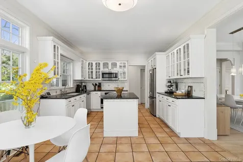 11 Owls Nest Lane East Hampton NY 11937