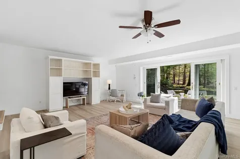 11 Owls Nest Lane East Hampton NY 11937