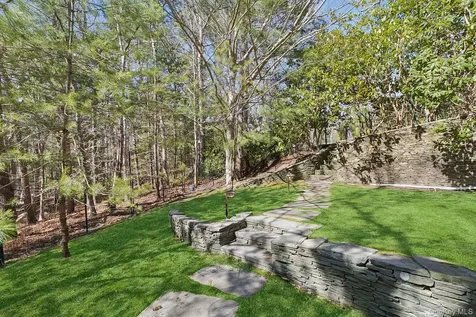 11 Owls Nest Lane East Hampton NY 11937
