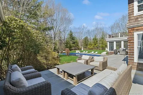 11 Owls Nest Lane East Hampton NY 11937