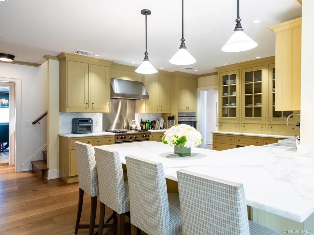 90 Elderfields Road Manhasset NY 11030