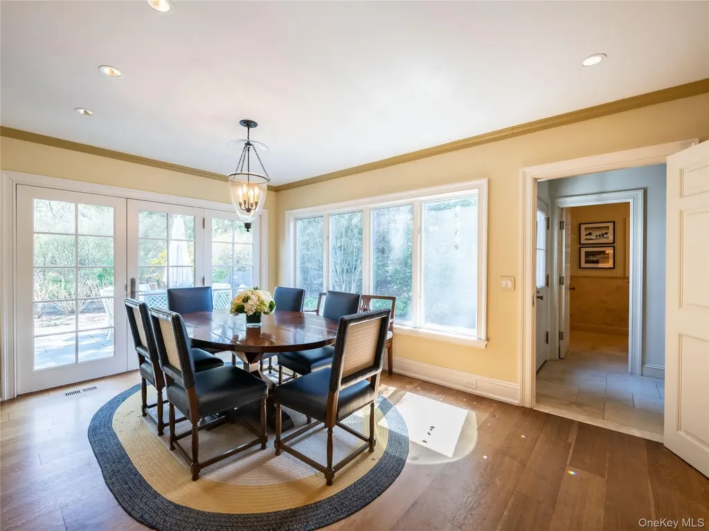 90 Elderfields Road Manhasset NY 11030