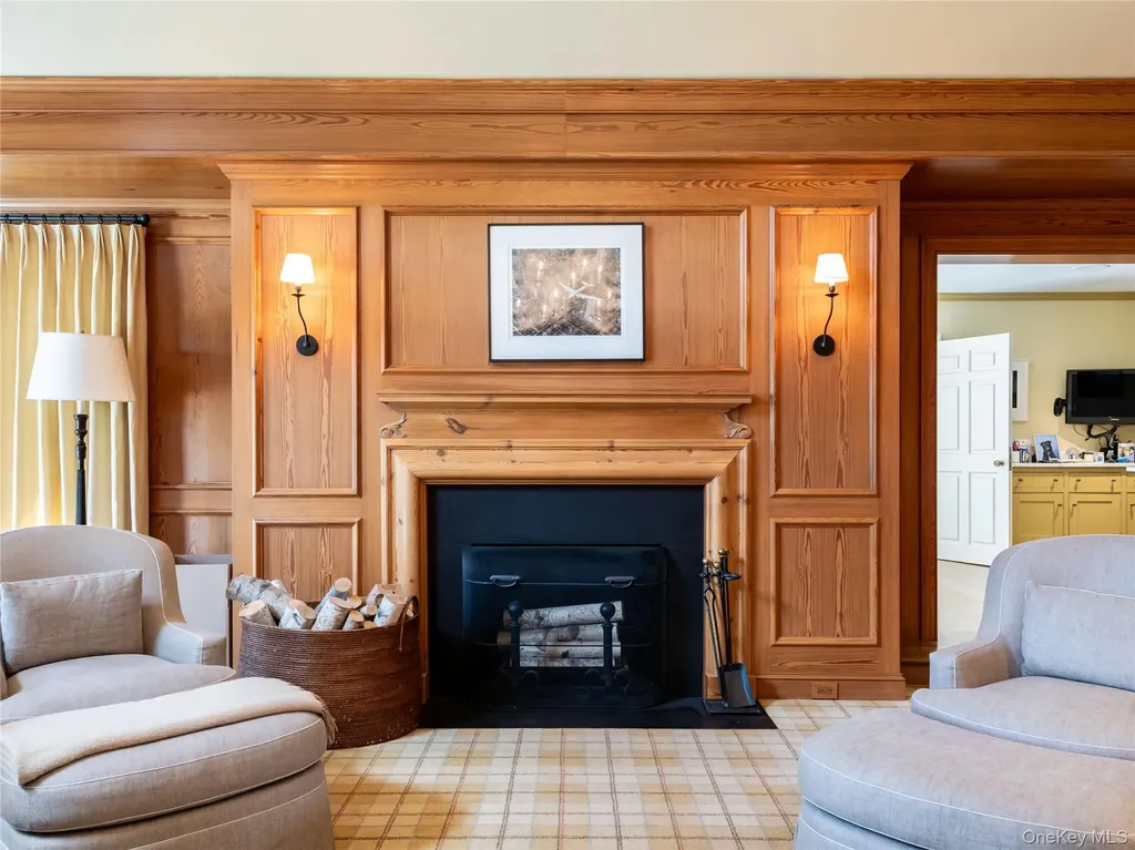 90 Elderfields Road Manhasset NY 11030