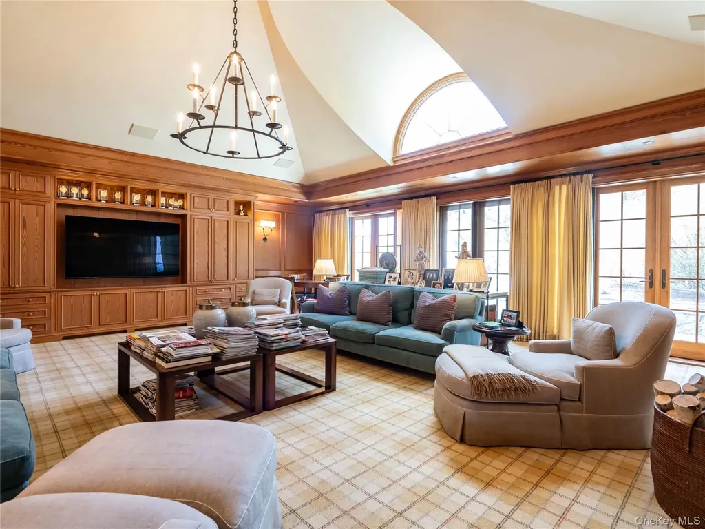 90 Elderfields Road Manhasset NY 11030