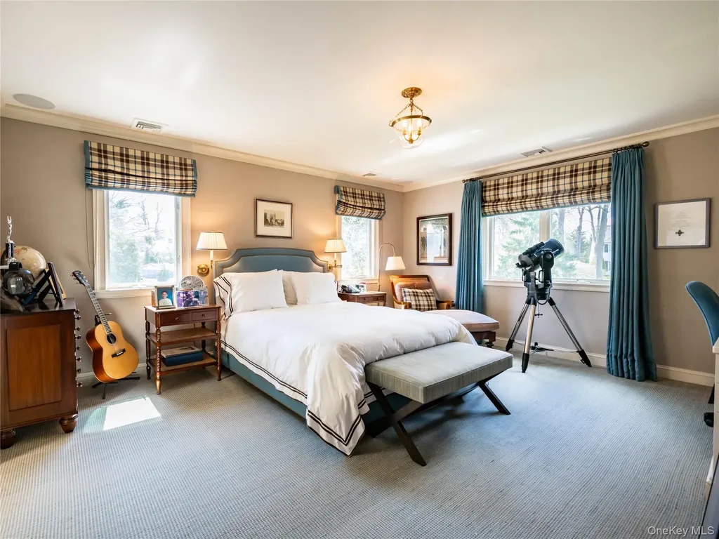 90 Elderfields Road Manhasset NY 11030