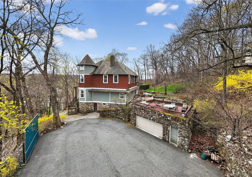 65 Rockledge Drive Suffern NY 10901