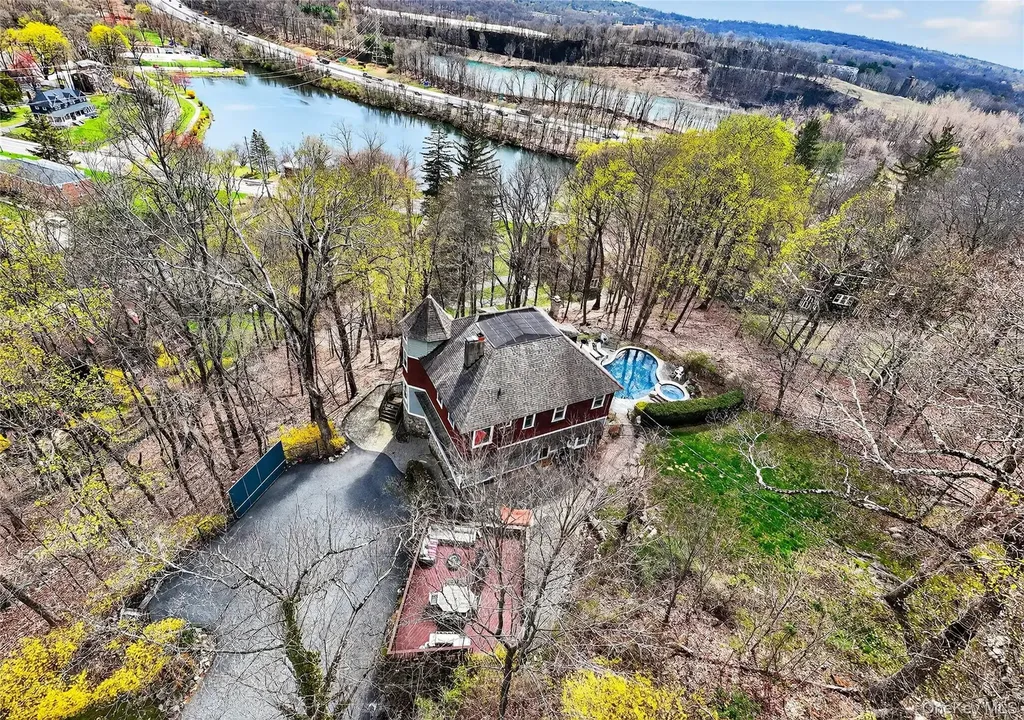 65 Rockledge Drive Suffern NY 10901