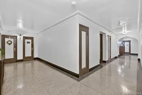 10 Nosband Avenue White Plains NY 10605