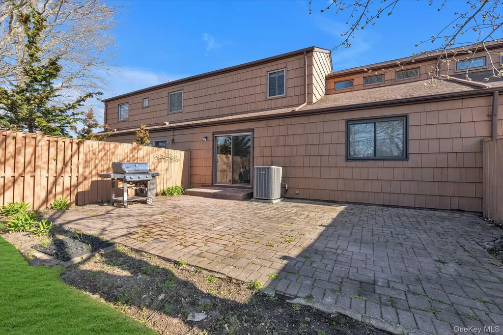 32 Ashley Circle Commack NY 11725