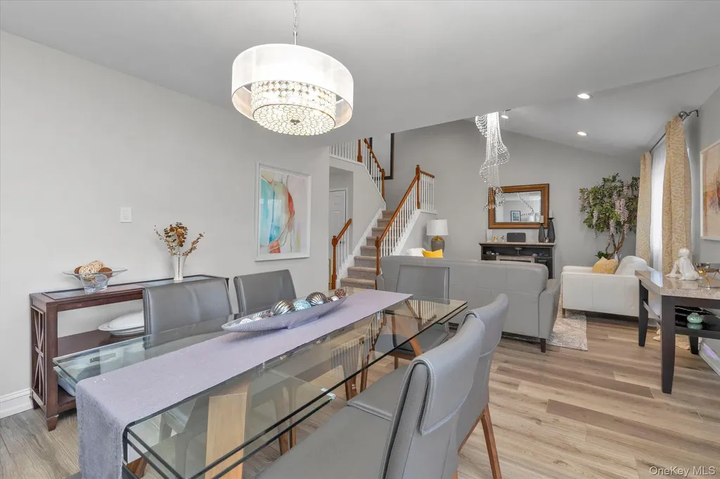 32 Ashley Circle Commack NY 11725