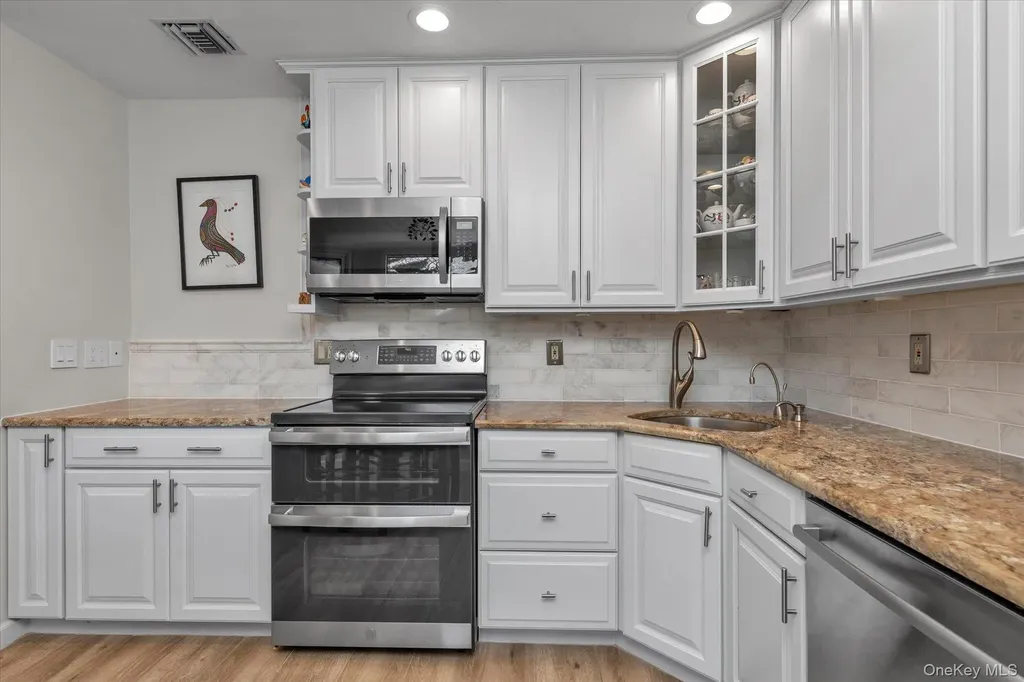 32 Ashley Circle Commack NY 11725
