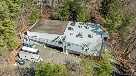 140 Old Saw Mill Riv Road Hawthorne NY 10532