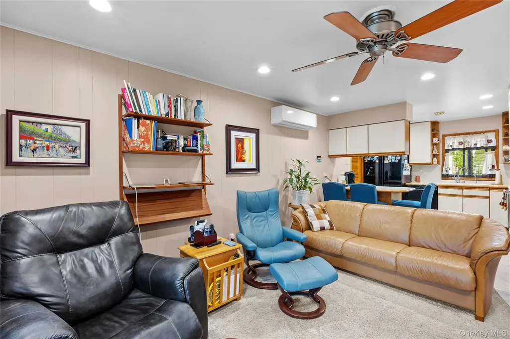 12 Westmoylan Lane Coram NY 11727