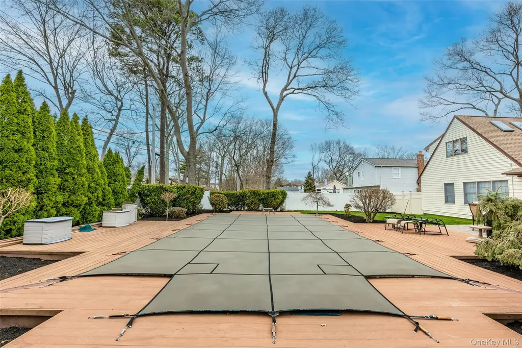 12 Westmoylan Lane Coram NY 11727