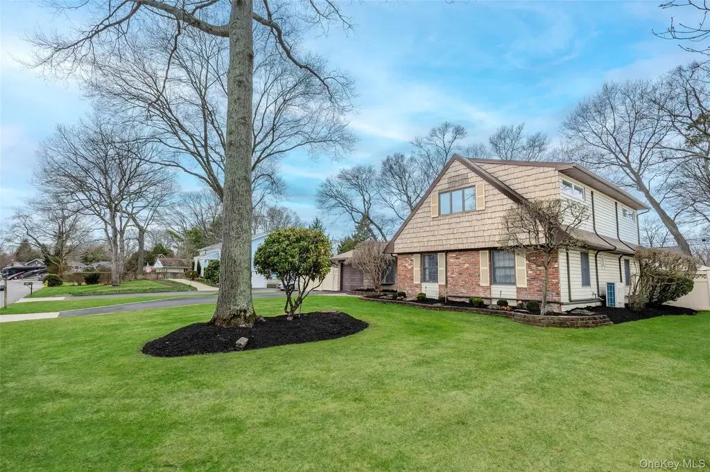 12 Westmoylan Lane Coram NY 11727