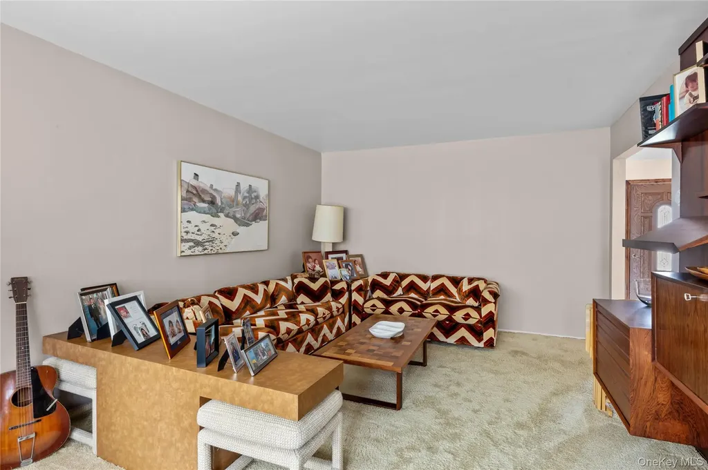 12 Westmoylan Lane Coram NY 11727