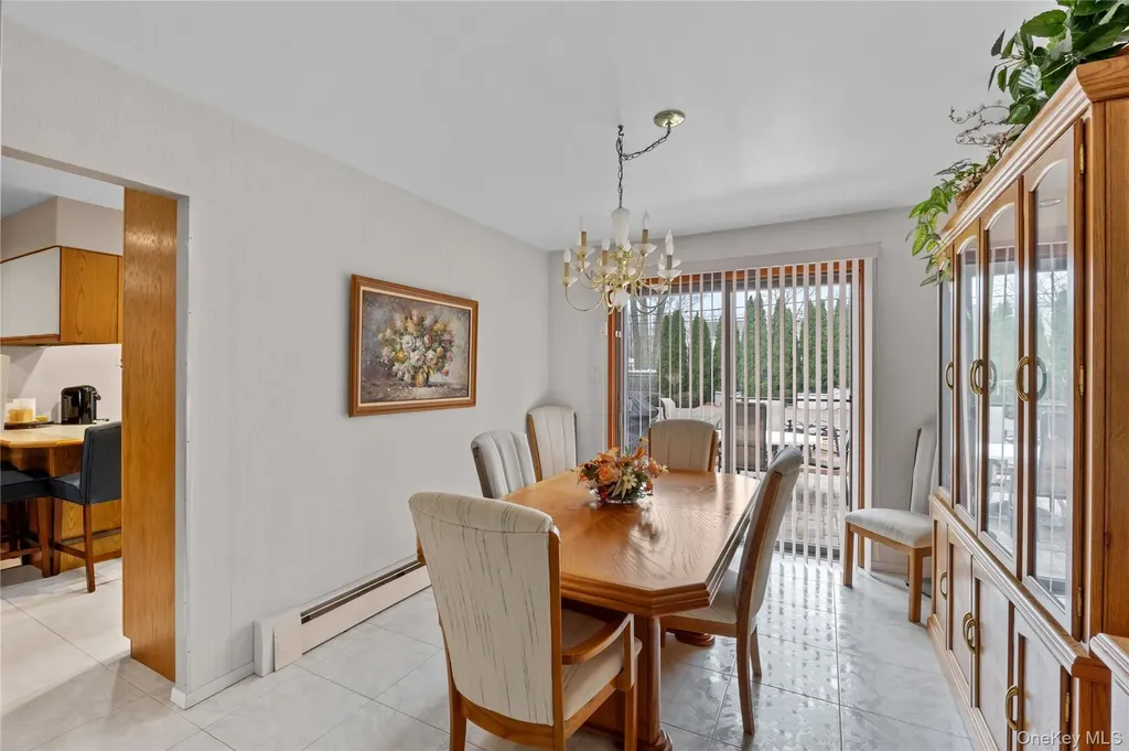 12 Westmoylan Lane Coram NY 11727