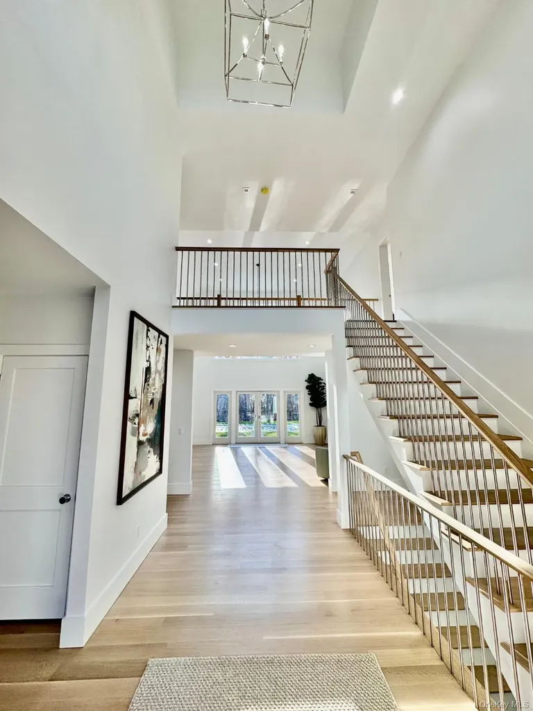 69 Jagger Lane Westhampton NY 11977
