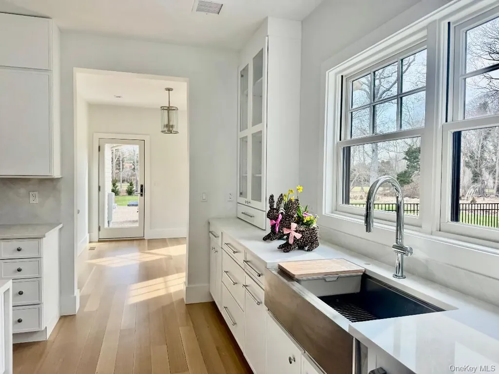 69 Jagger Lane Westhampton NY 11977