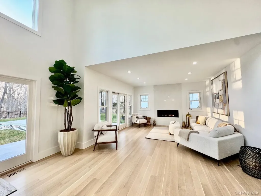 69 Jagger Lane Westhampton NY 11977