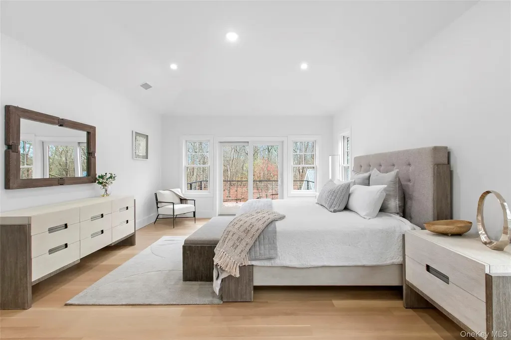 69 Jagger Lane Westhampton NY 11977