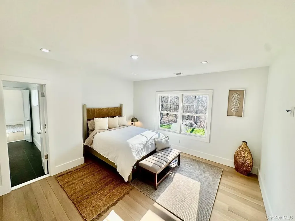 69 Jagger Lane Westhampton NY 11977